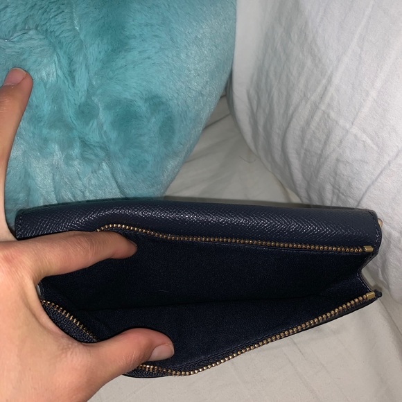 Beautiful navy coach purse - Picture 3 of 8